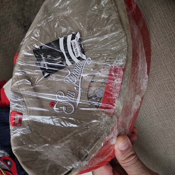 Professional Style San Francisco 49ers Cap. NWT. Very Unique Design - Picture 3 of 5